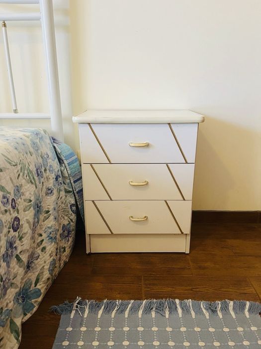 Conjunto de Quarto Completo em Branco e Dourado