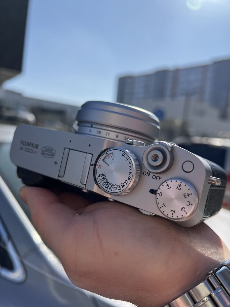 Fujifilm X100VI Digital Camera В наявності