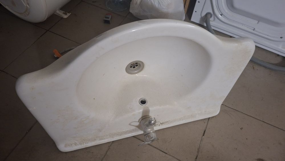 Раковина для ванної кімнати