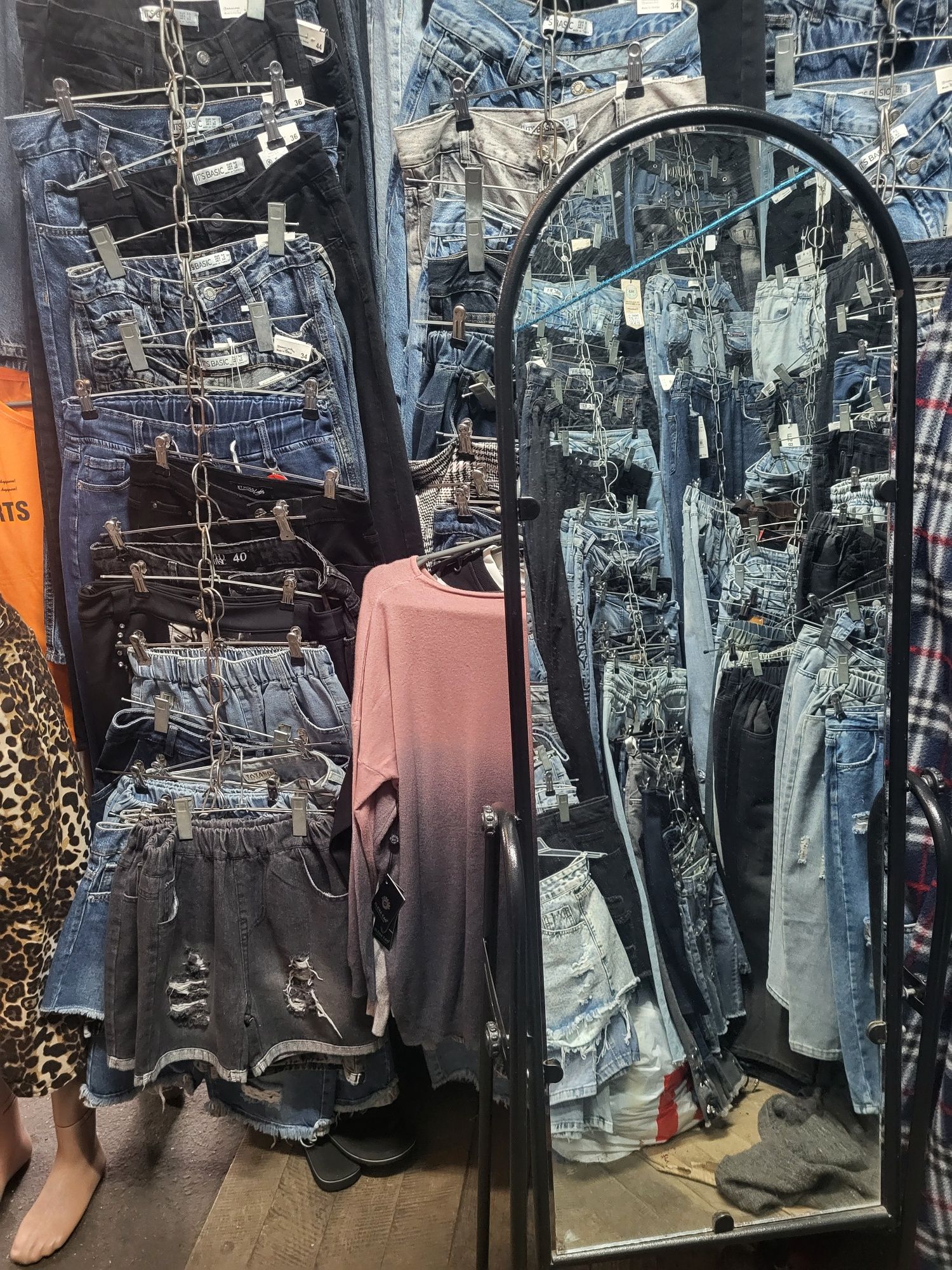 Продам маникени і дзеркала