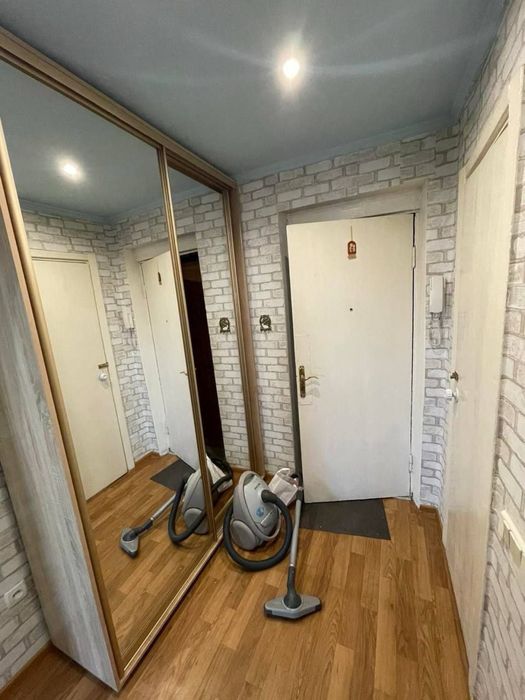 Продам простору 1-кімнатну квартиру ж/м Тополя вул.Тополина 14