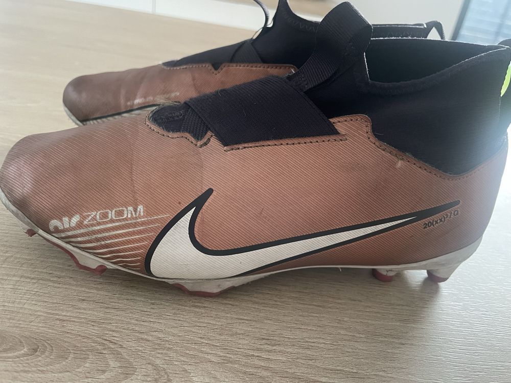 Buty do piłki korki Nike rozmiar 38.5