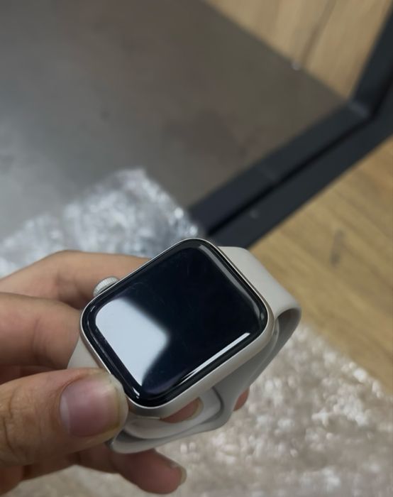 Apple Watch SE 2 44mm Starlight оригінал+ зарядка в комплекті