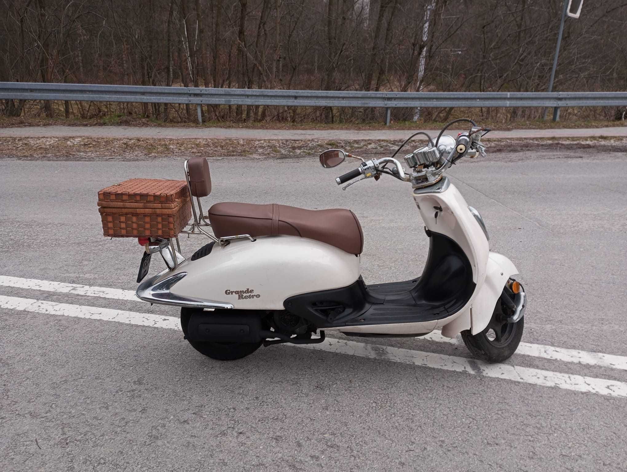 Skuter RETRO 50CM 4T czterosuwowy rozrusznik typu Vespa Lambretta 2016