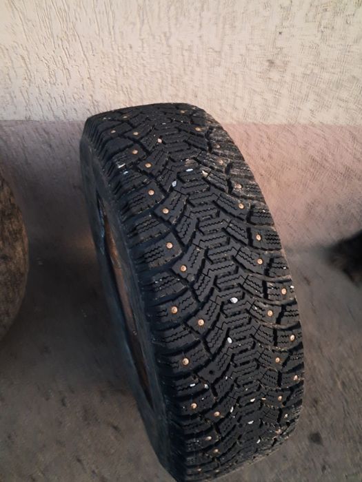 Продам зимнюю резину шипы, 175/70 R13
