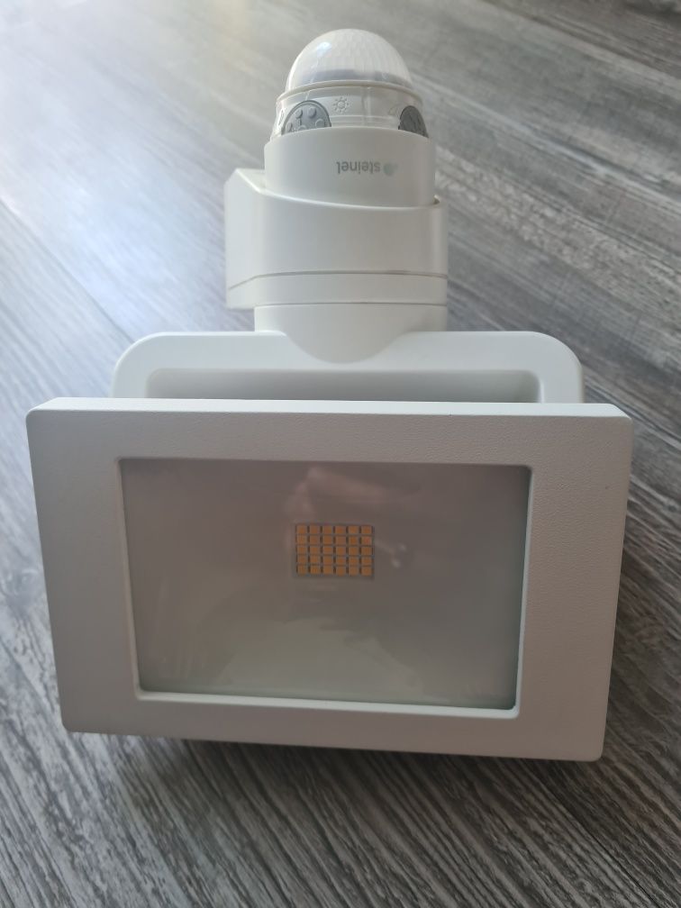 Lampa Halogen LED Reflektor STEINEL LS 150 s obrotowa