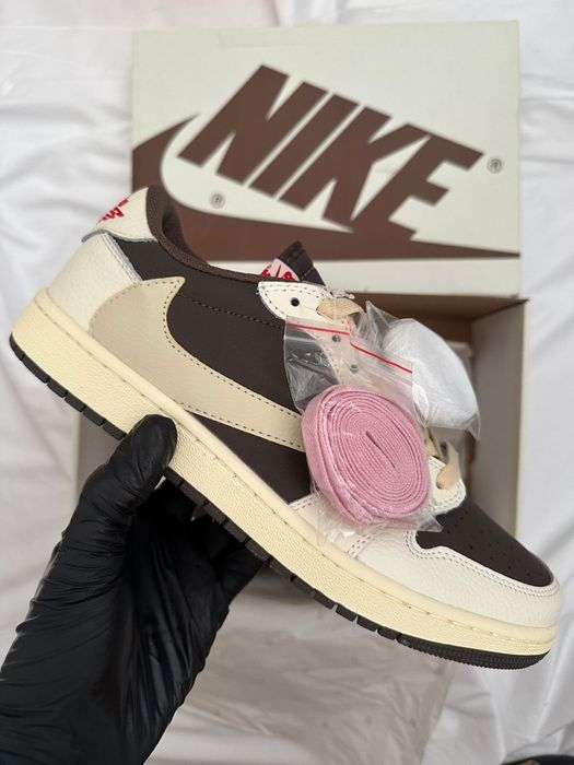 Jordan x Travis Scott Reverse Mocha 43