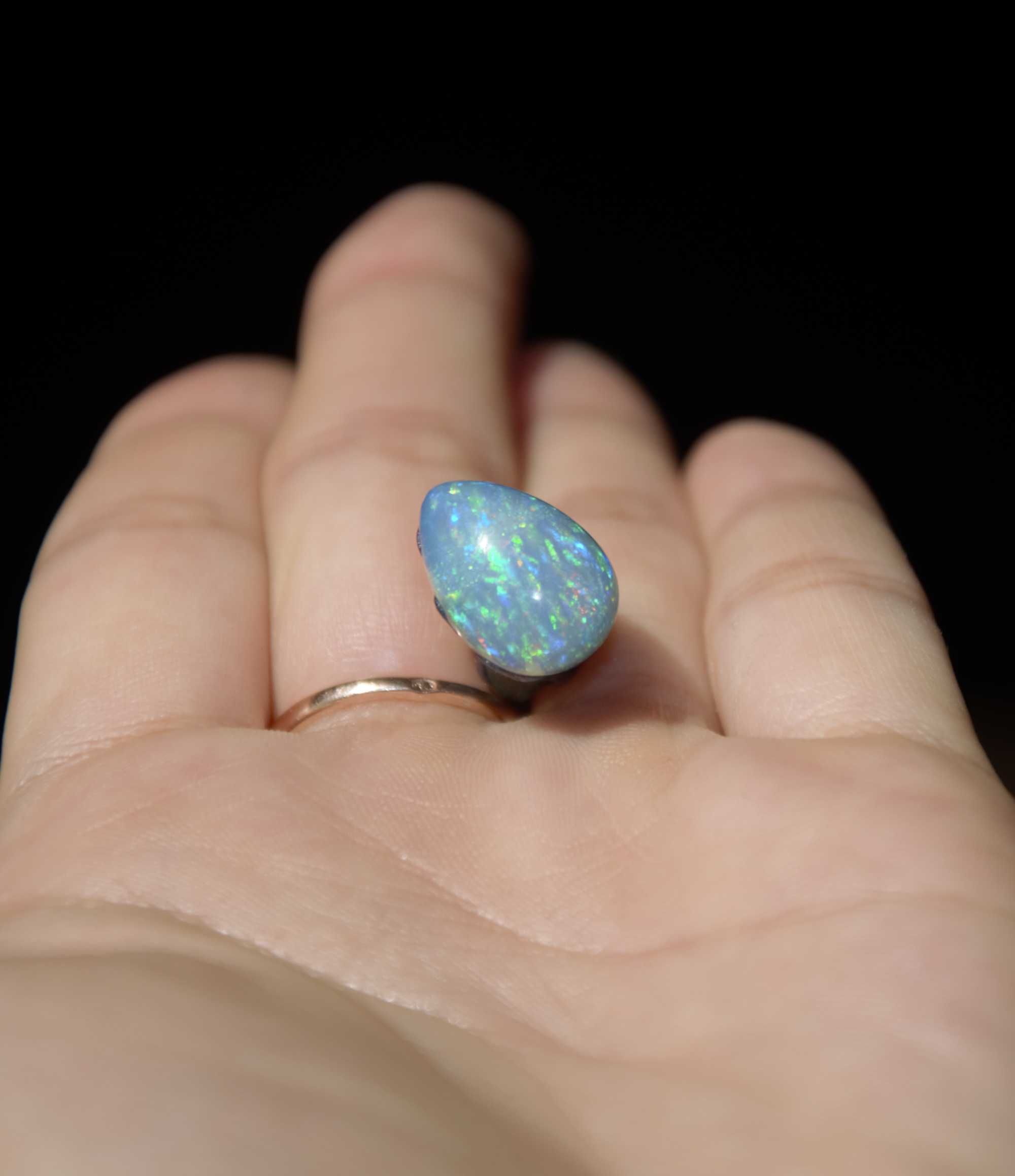 naturalny szlachetny opal etiopski 4,30 ct, łza