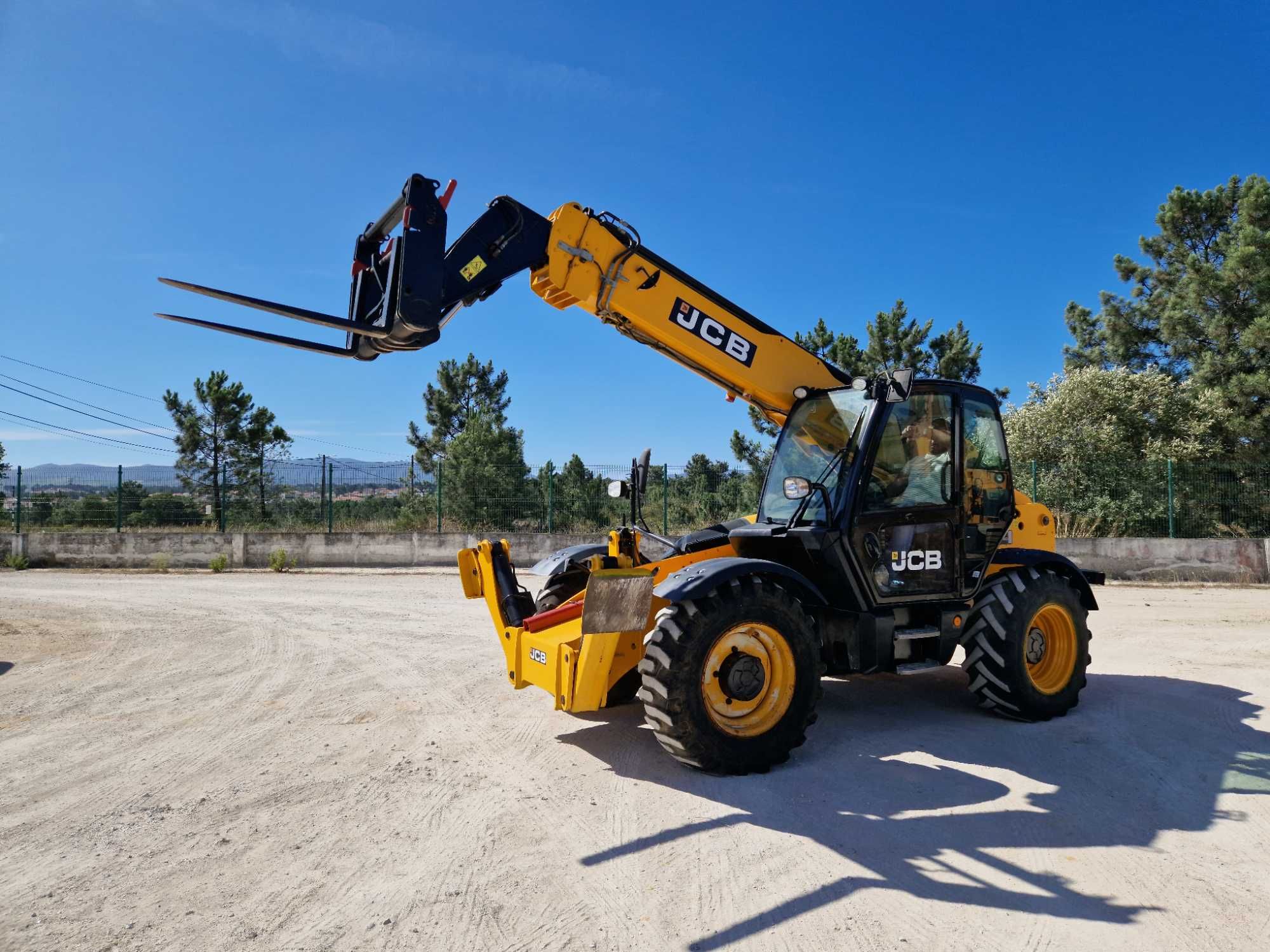 Multifunções  JCB 535 140