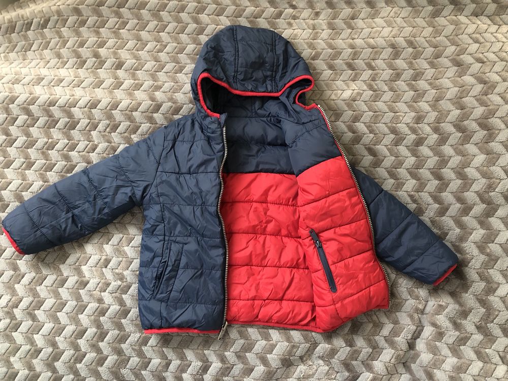 Зимняя теплая духсторонняя куртка на 3-4 года