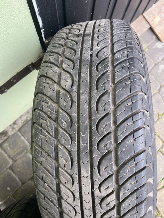 2x opona 215/70R16
