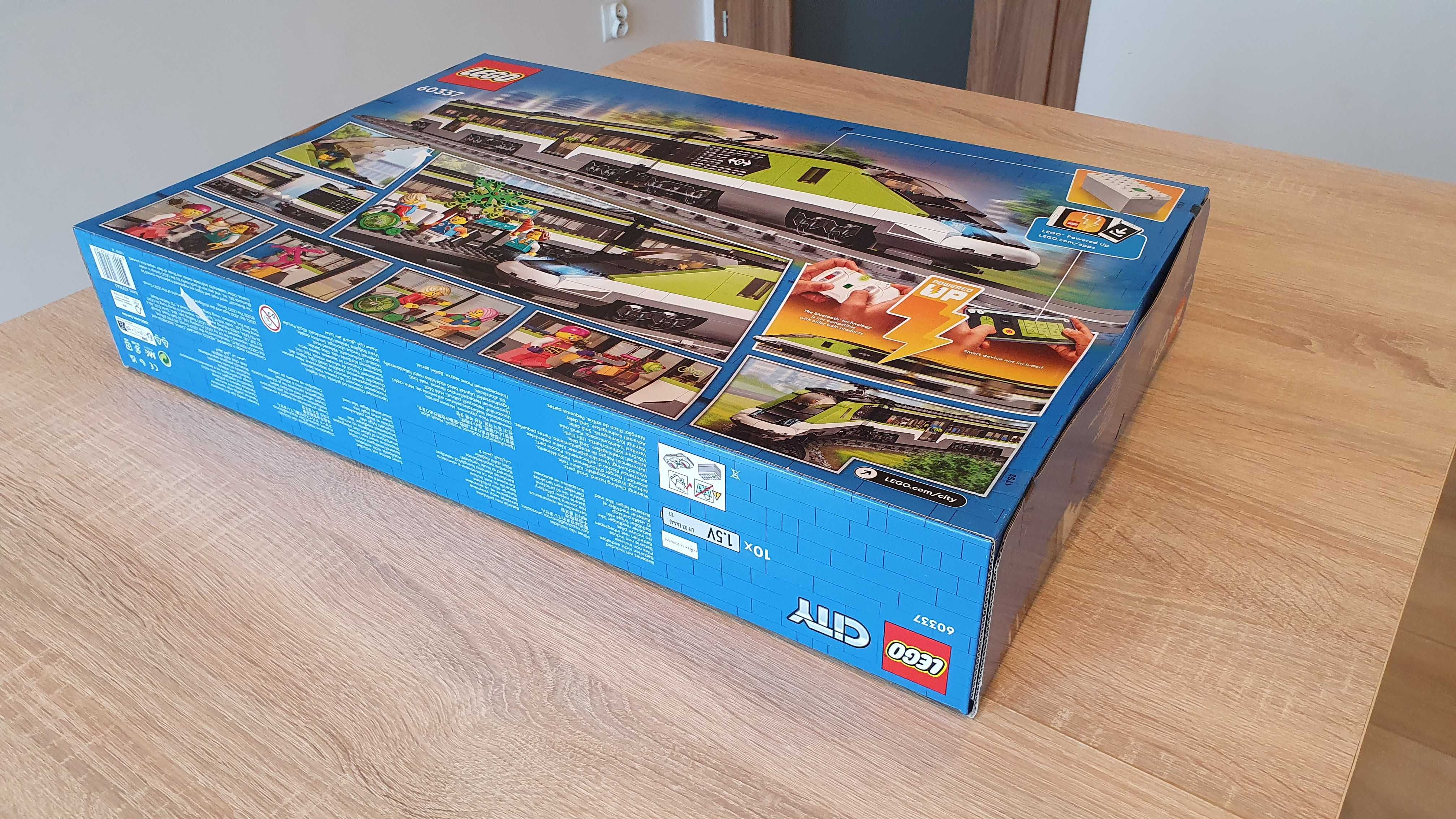 LEGO 60337 City - Ekspresowy pociąg pasażerski zielony na baterie