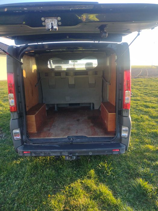 Opel Vivaro 2006 rok 2.0 tdi 5 osobowy *klima*hak