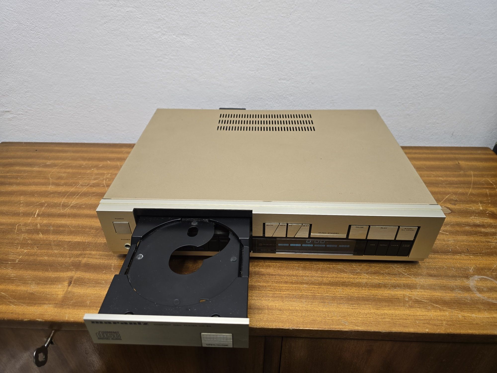 Marantz CD 84 ODTWARZACZ płyt  CD  Vintage szampański topowy