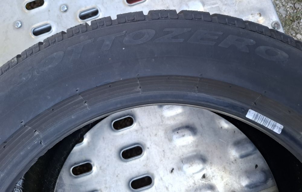 225/55R17 Opony zimowe * Pirelli * 7.5 mm bieżnika ** 010K