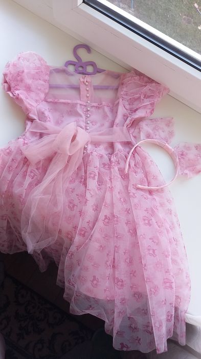 Нова сукня на дівчинку 104-110