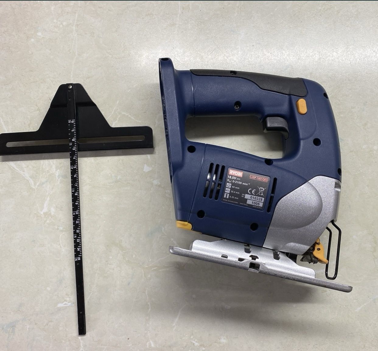Лобзик аккумуляторный Ryobi