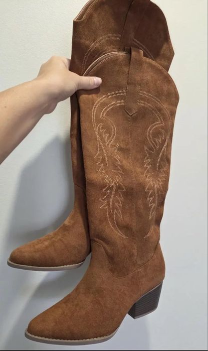 Високі ковбойські чоботи (високі жіночі козаки)