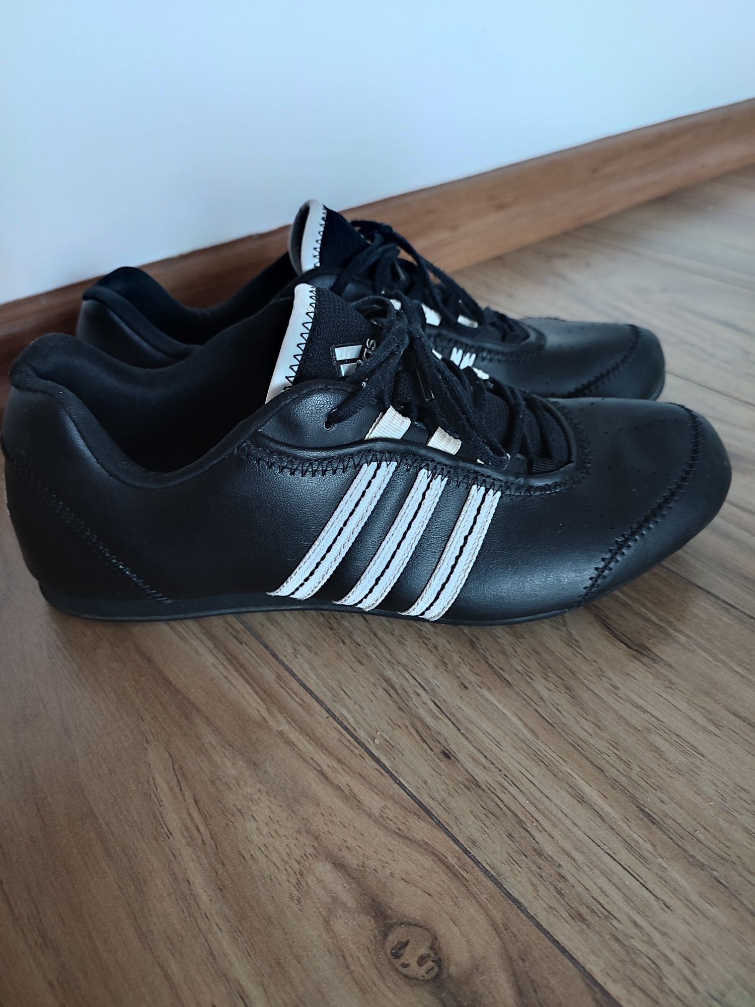 Buty adidas skóra