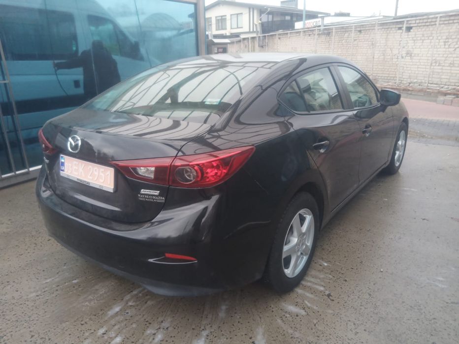 Автомобіль марки MAZDA3