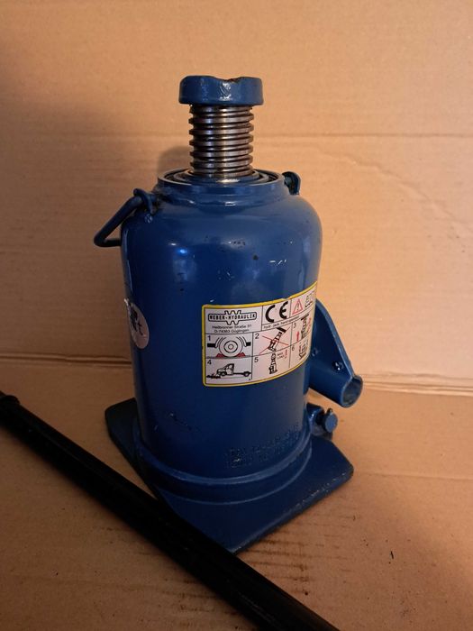 Lewarek - Podnośnik hydrauliczny 12t