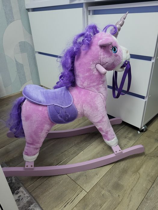 Коник гойдалка фіолетового кольору