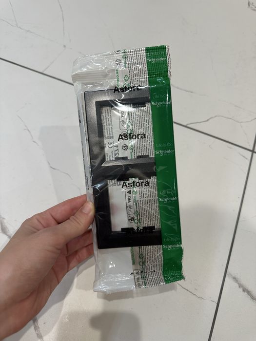 Рамки до розеток Schneider Asfora антрацит