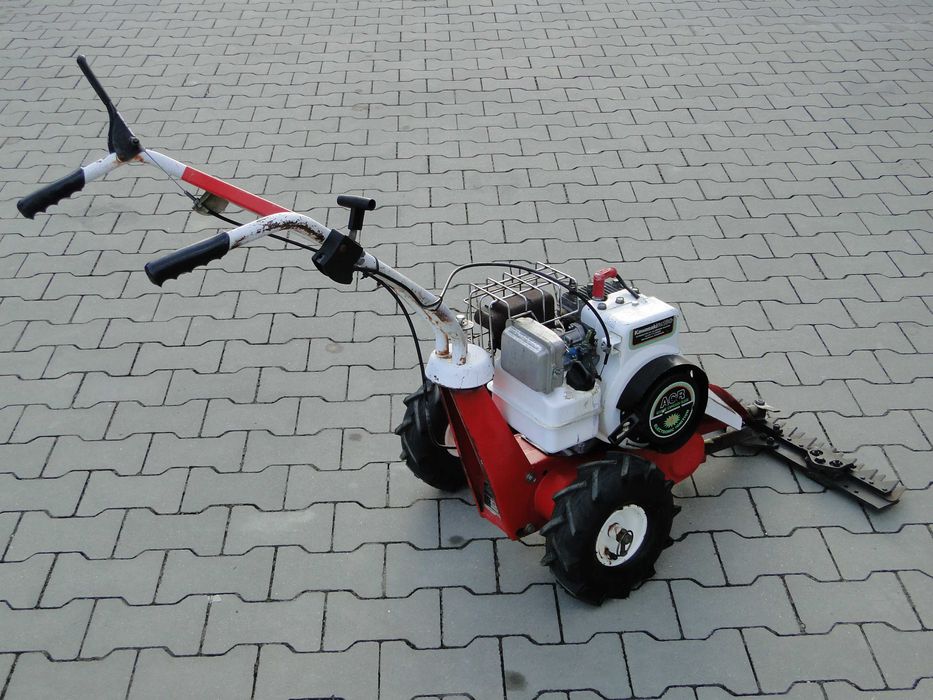 Kosiarka listwowa spalinowa ISEKI TIELBURGER KAWASAKI NAPĘD Germany