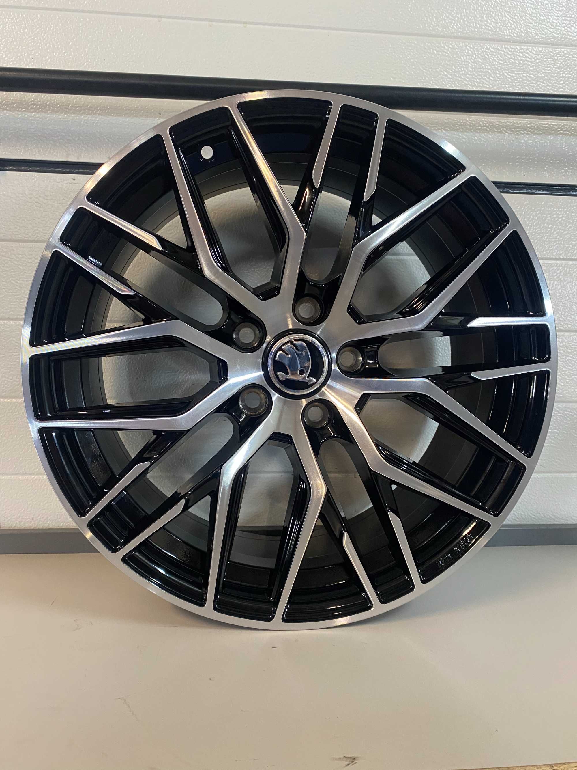 Alufelgi 18 5x112 8J Et.45/30 Skoda Superb Octavia VRS Kodiaq Karoq