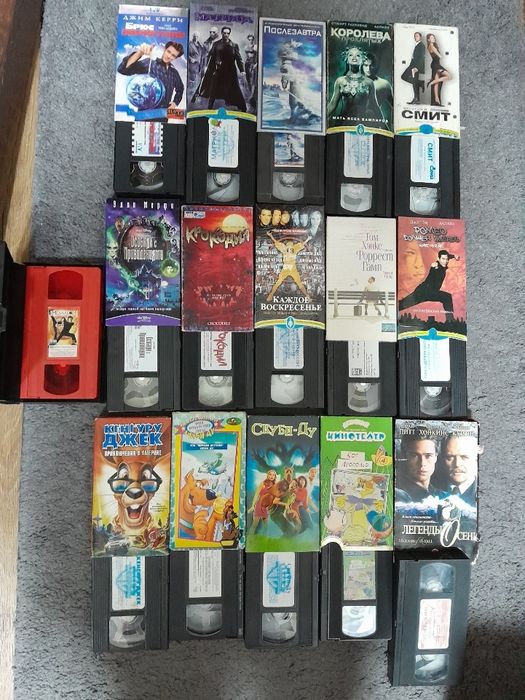 Видеокассеты с фильмами и мультфильмами відеокасети видеофильмы б/у