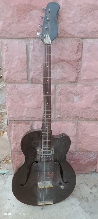 Бас-гітара раритет