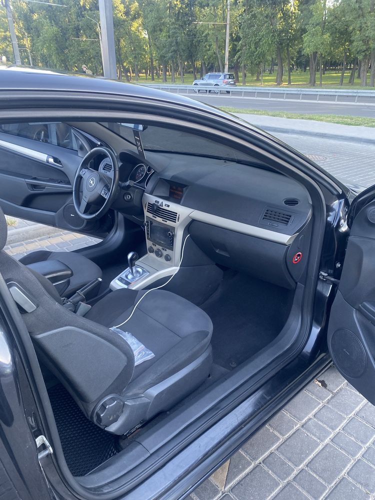 Opel astra h gts