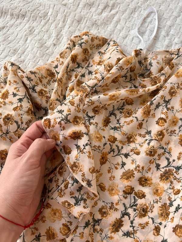 Kremowa bluzka w kwiaty XL