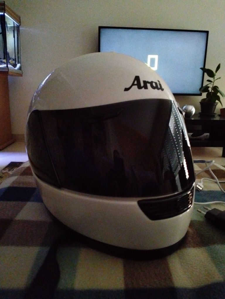 Capacete arai old school