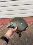 Zabytkowy retro kask PRL typu orzeszek