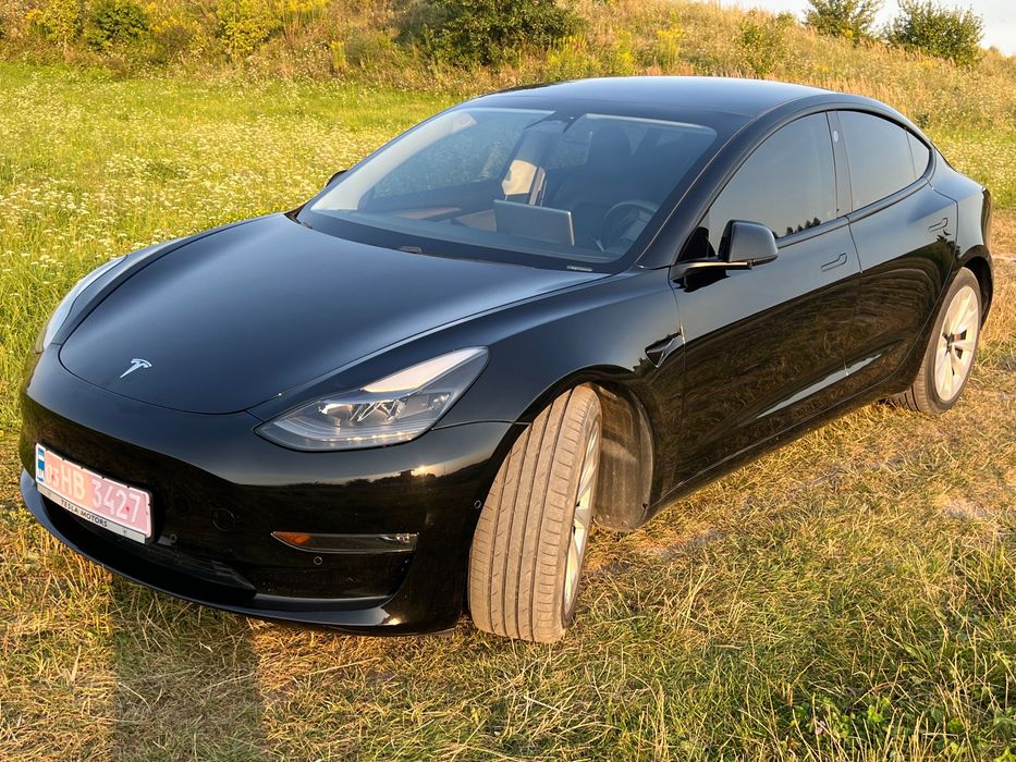 Автомобіль Tesla