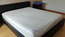 Cama de casal sem colchão