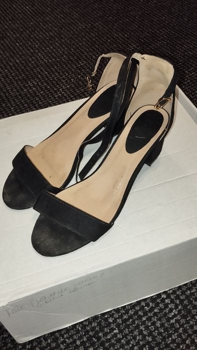 Продам взуття в гарному стані