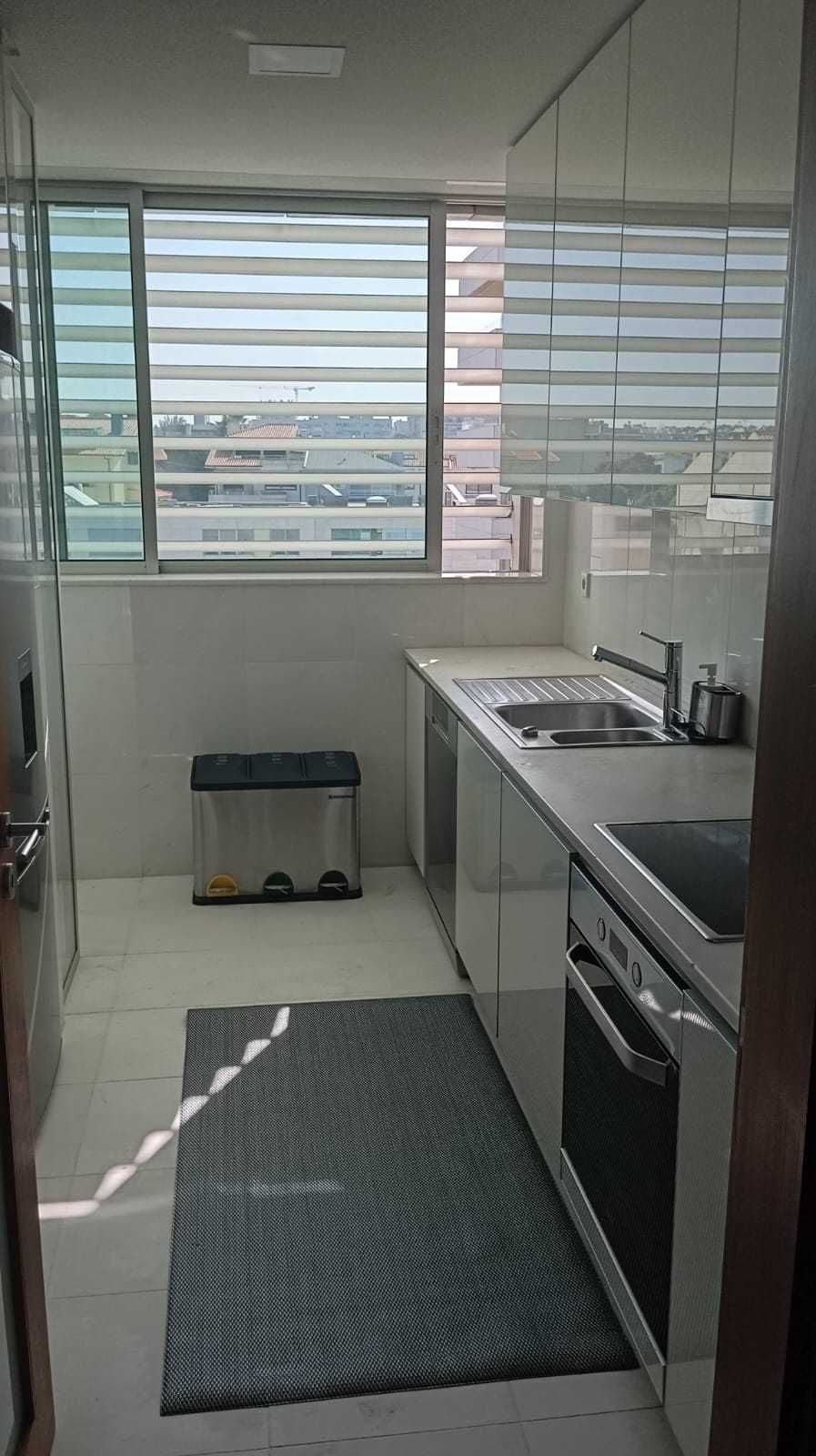 T2 Arrendamento em frente Praia Boa Nova
