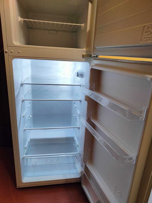 Холодильник Interlux ILR-0213MW. Стан - новий.