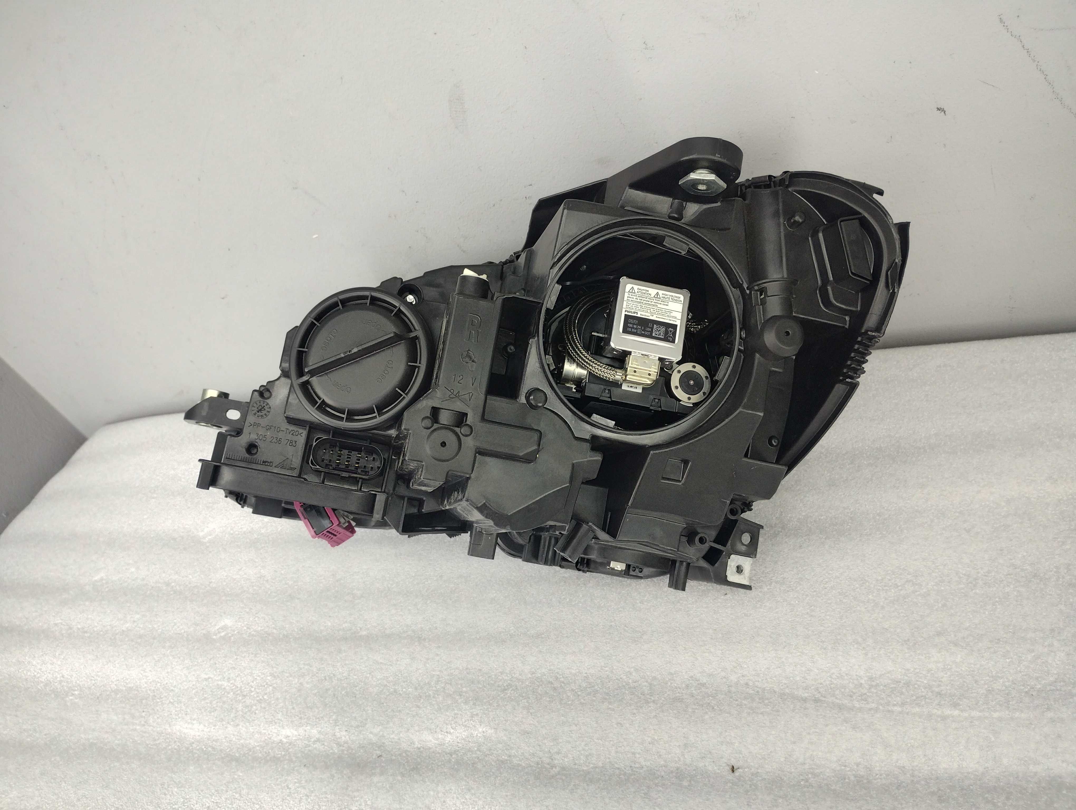 Lampa Reflektor Prawy Mercedes C-Klasa W204 Lift XENON EU! NOWA!