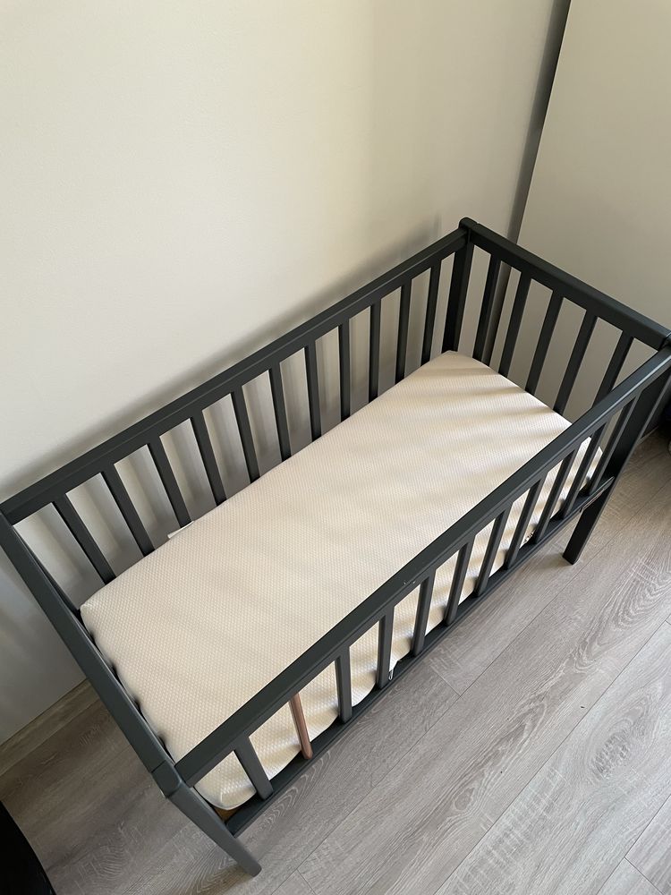Niemowkęce łóżeczko woodies 90 x 40 z materacem i dwoma poszewkami