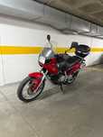 BMW 650F de garagem