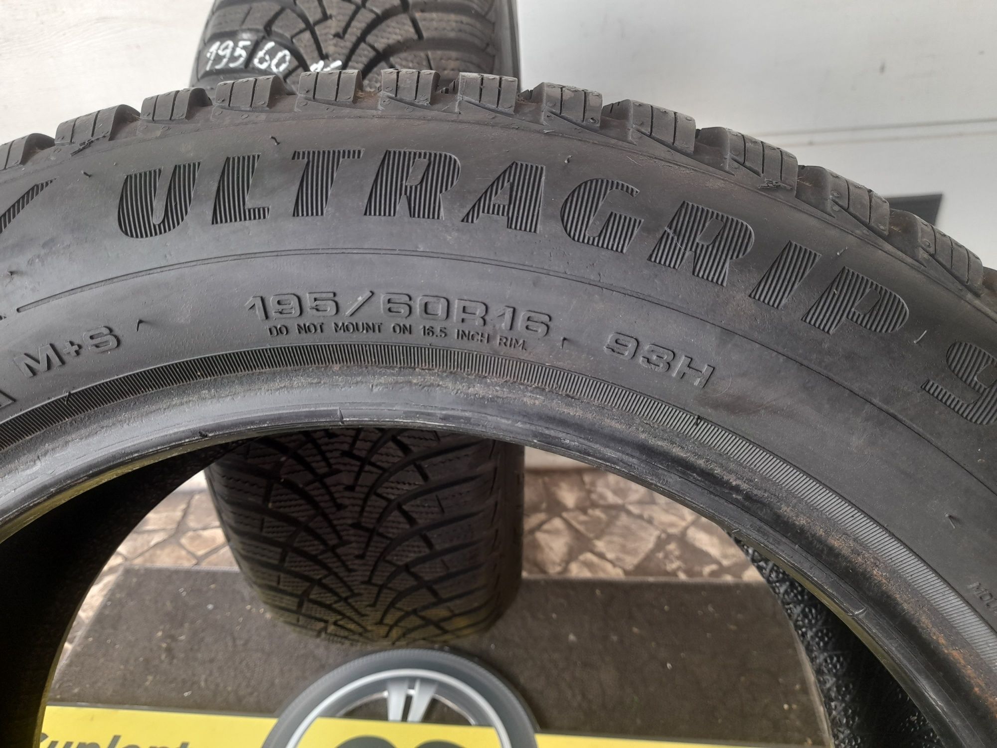 2 pneus 195/60R16 Good Year  M+S Ultra Grip