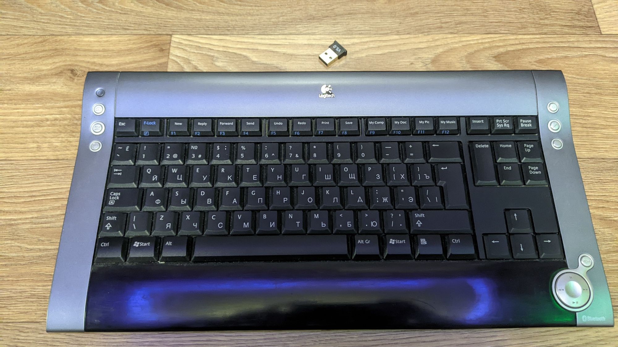 Bluetooth мультимедиа клавиатура Logitech diNovo keyboard + адаптер