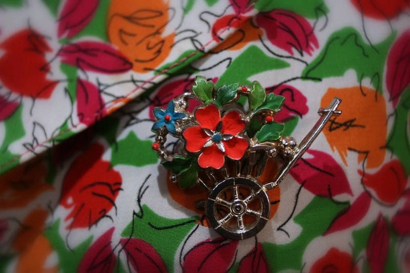 Pregadeiras / Alfinetes de peito antigos desde...