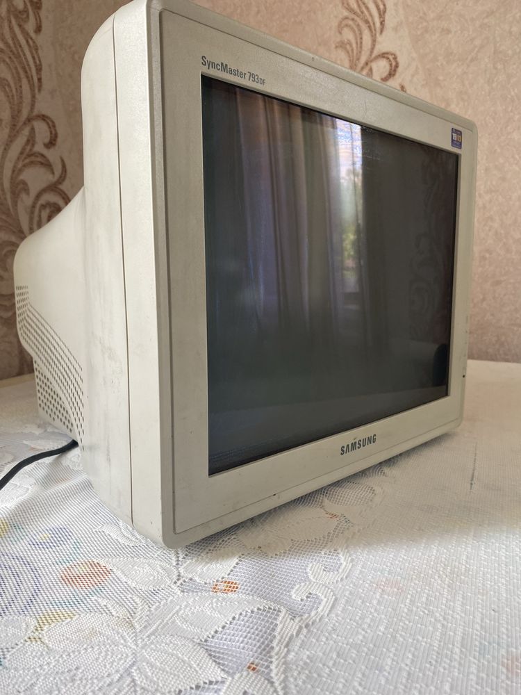 Монiтор Samsung SyncMaster 793DF (17")