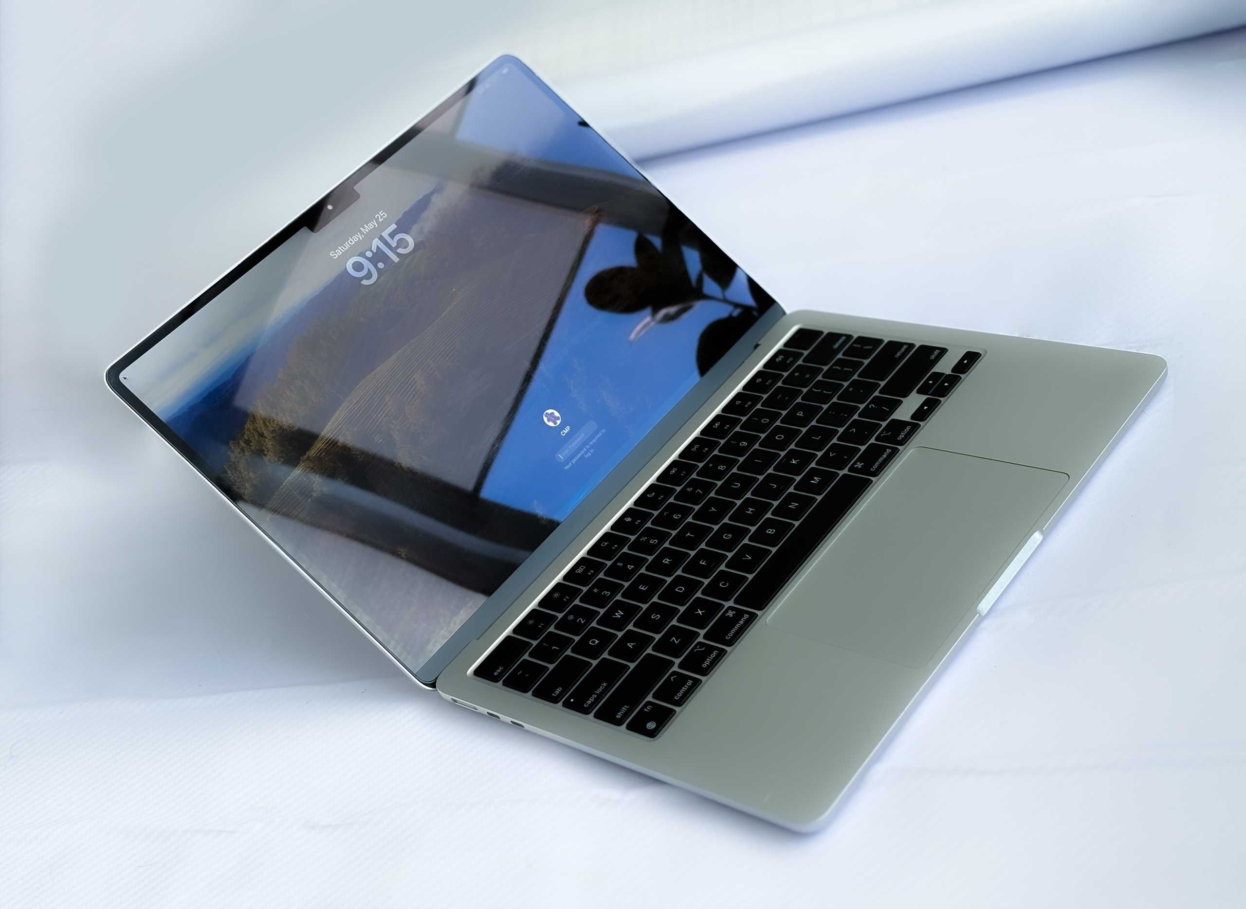 Apple MacBook Air 2024 A3113 m3\16\512