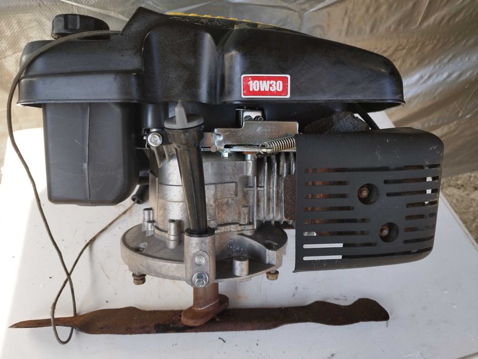 12, Silnik do kosiarki Fleurelle 53RH-OHV 5,5 km