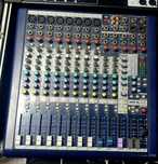 2 Mesas de mistura YAMAHA 16 canis / SOUDCRAFT 12 canais